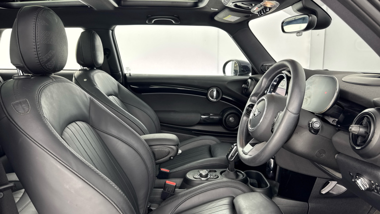 MINI Hatchback 135kW Cooper S Level 3 33kWh 3dr Auto Electric Hatchback